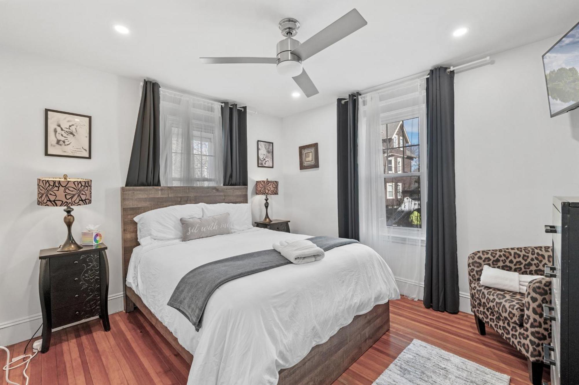 Roslindale Village Condos Бостон Экстерьер фото