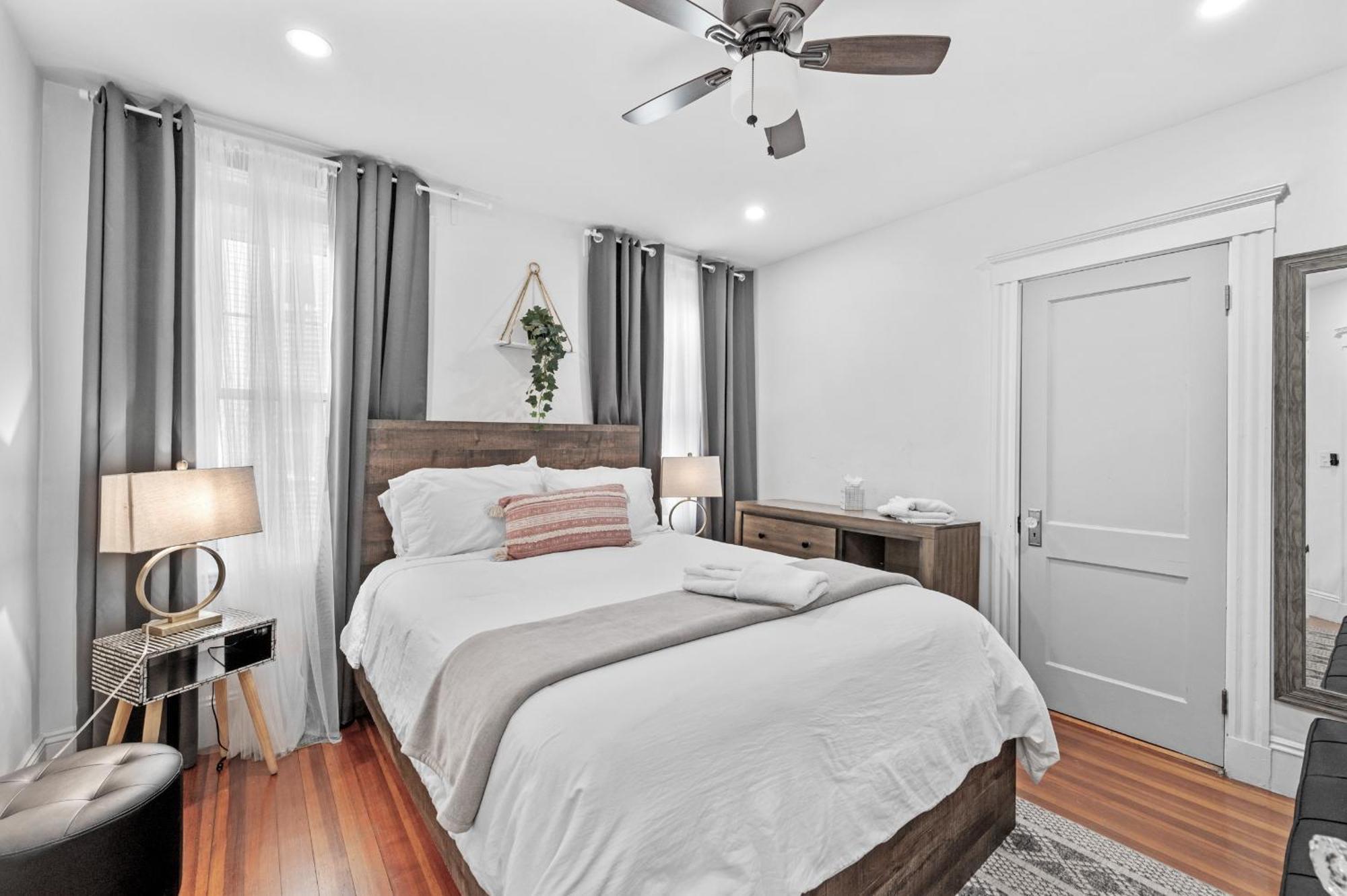 Roslindale Village Condos Бостон Экстерьер фото